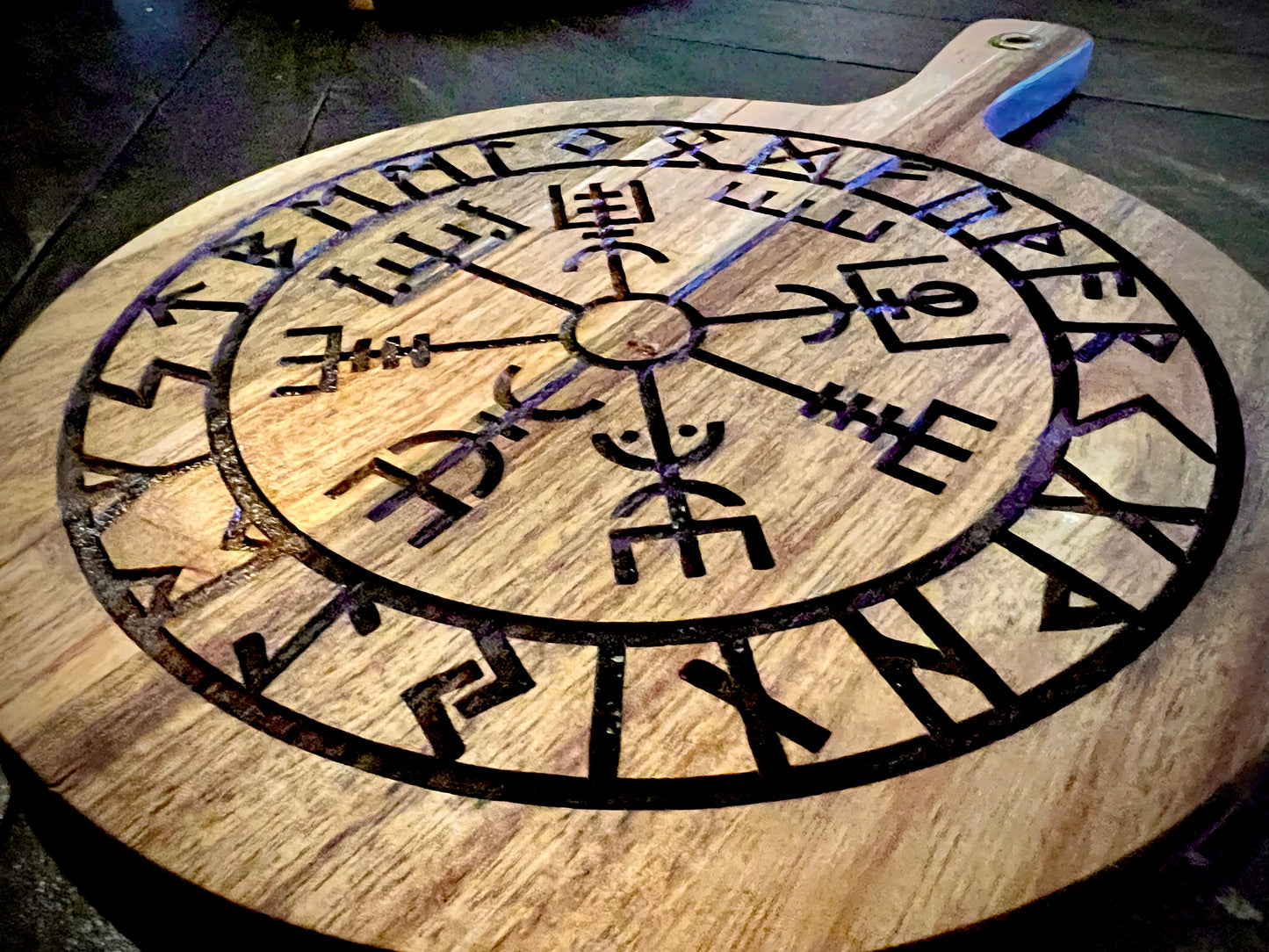 Charcuterie & Cutting Board - Vegvísir “The Viking Compass” engraved on beautiful Acacia