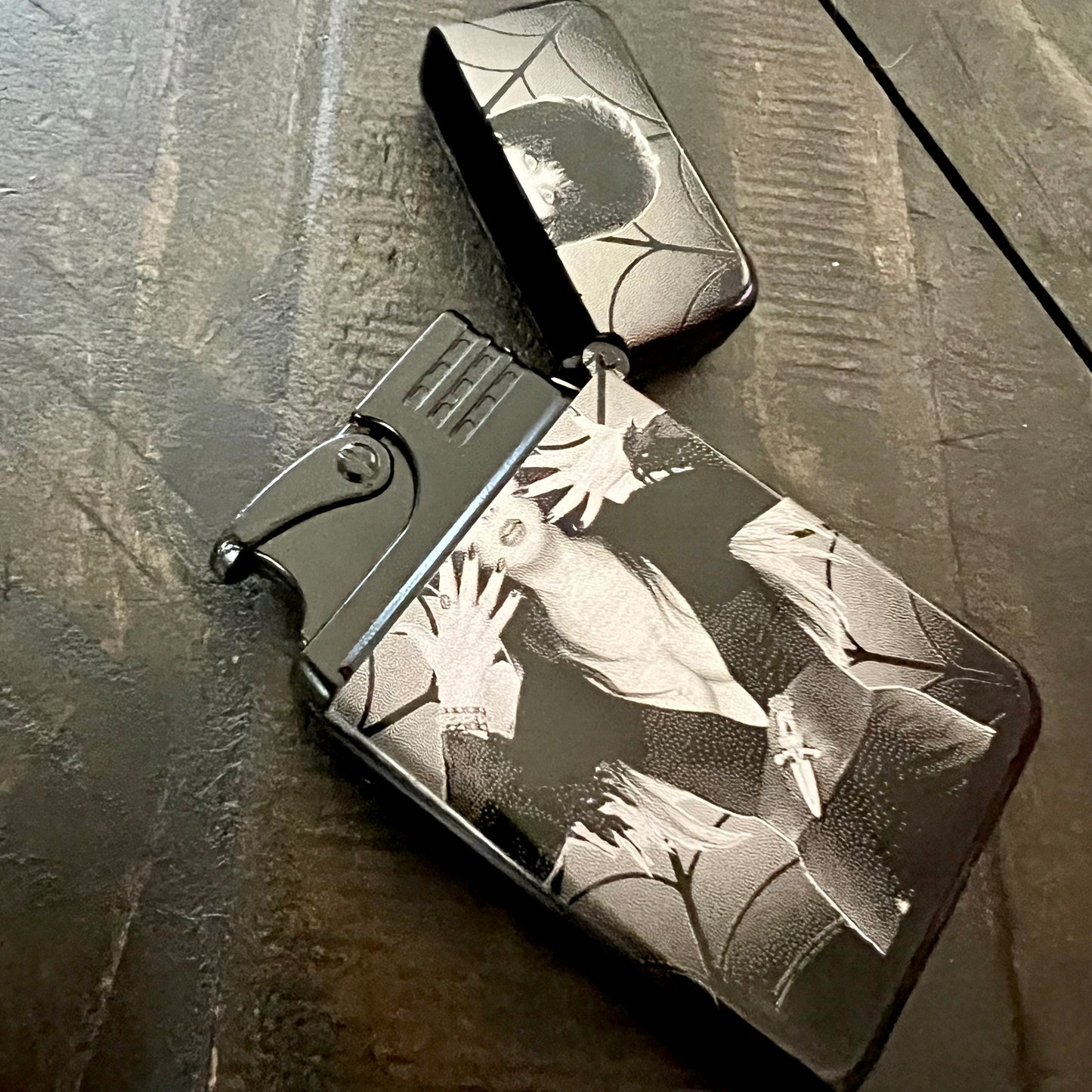 Lighter - Elvira Engraved Refillable Butane Mistress of the Dark