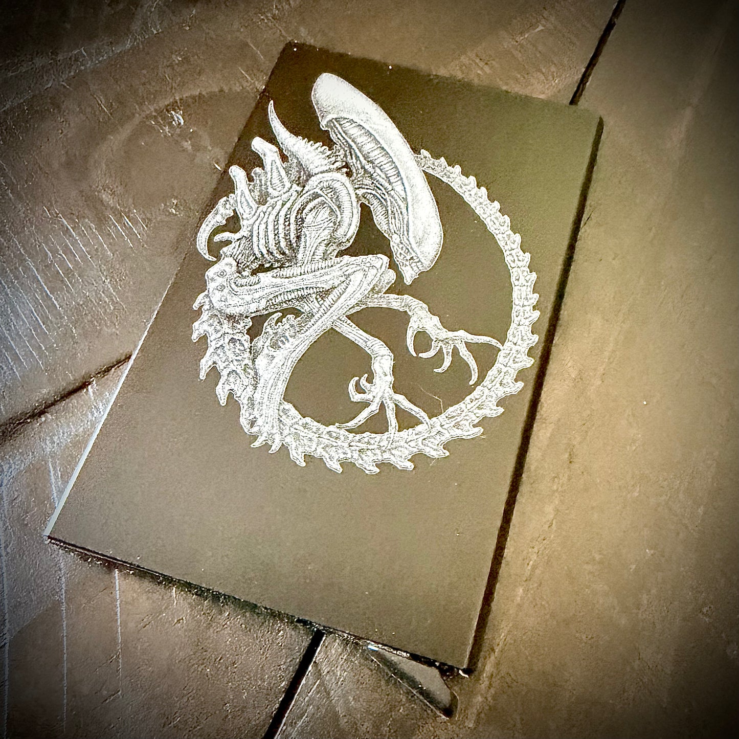 Wallet - Alien Xenomorph engraved metal card wallet