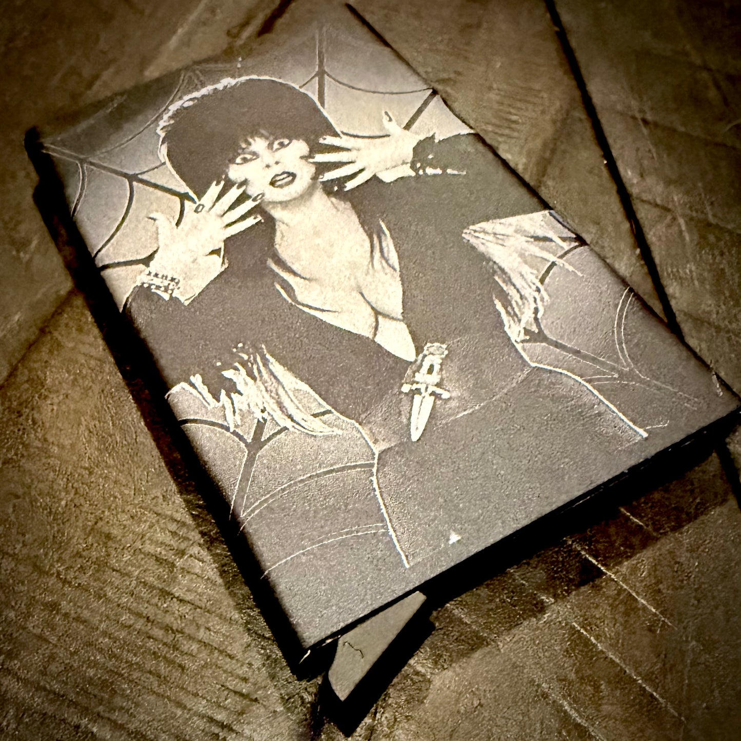 Wallet - Elvira engraved metal card wallet