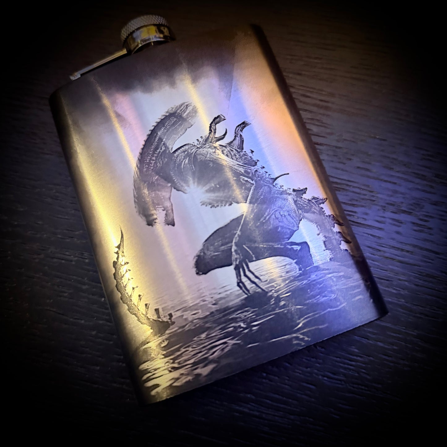 Flask - Alien Xenomorph design 2 Stainless Steel 8oz (includes funnel)