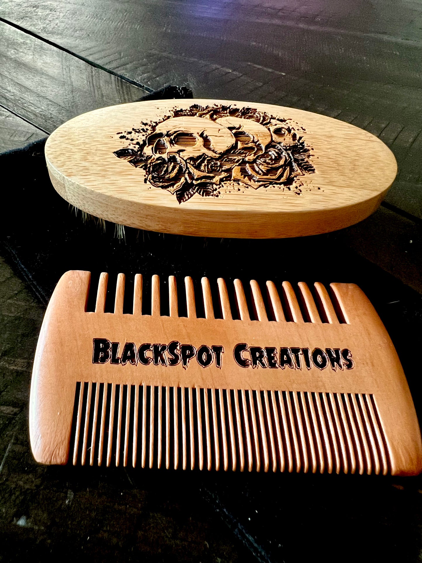 Beard Brush - Skulls & Roses w/ comb and travel bag
