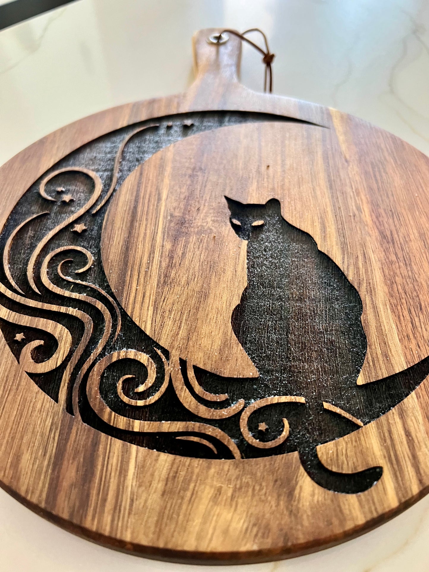 Charcuterie & Cutting Board - Cat & Moon "Starry Eyes" engraved on beautiful Acacia