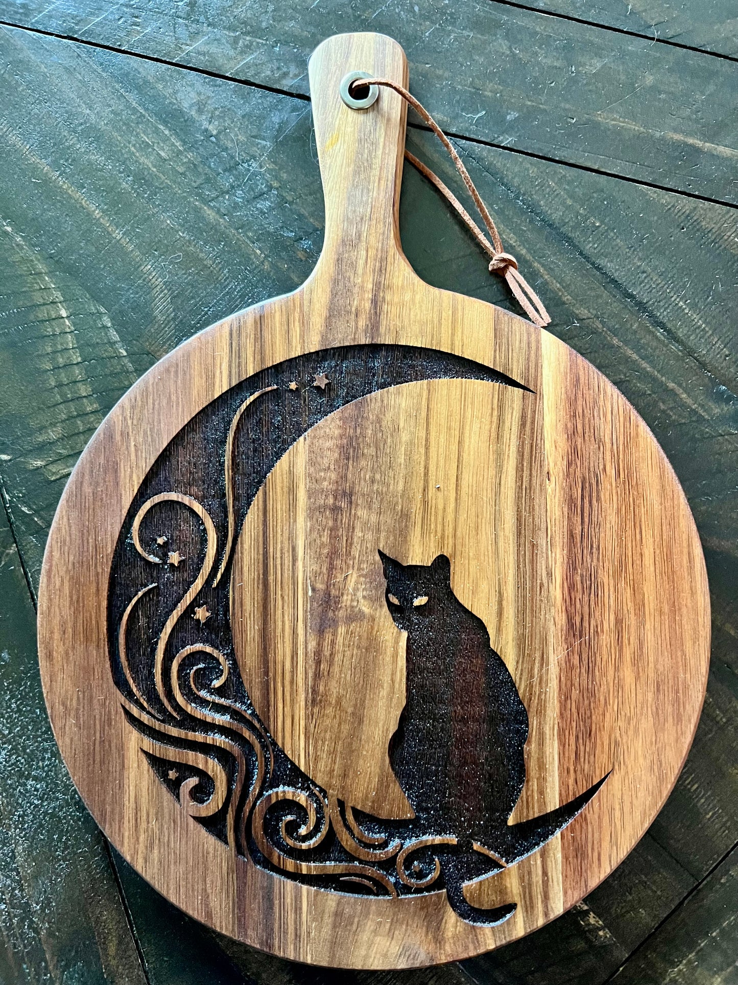 Charcuterie & Cutting Board - Cat & Moon "Starry Eyes" engraved on beautiful Acacia