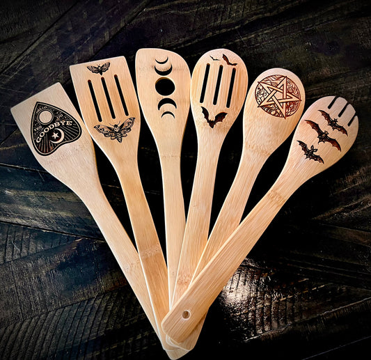 Wooden Utensil Set - Spooky Season Desing Engraved Bamboo