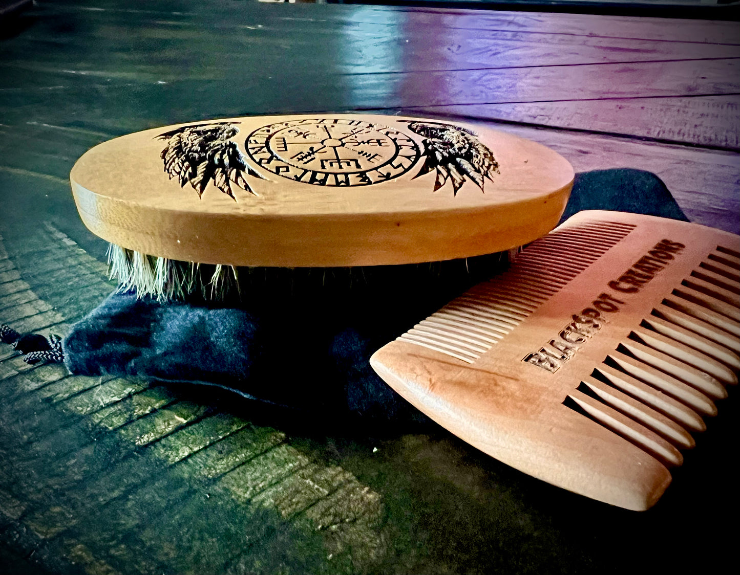 Beard Brush - Vegvisir Odin's Ravens Engraved (Kit) Viking