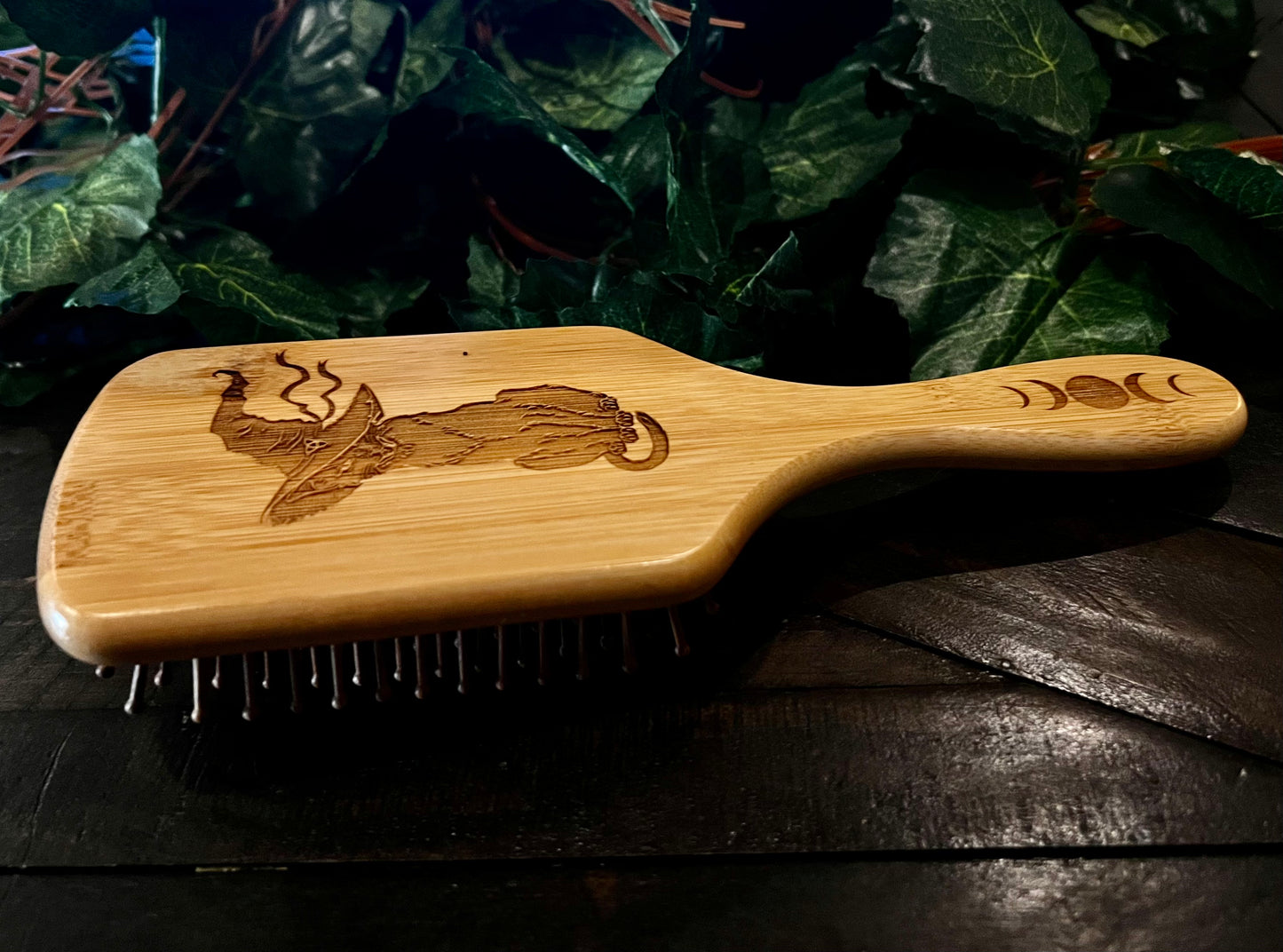 Hairbrush - Cat in Witches Hat Engraved on Bamboo