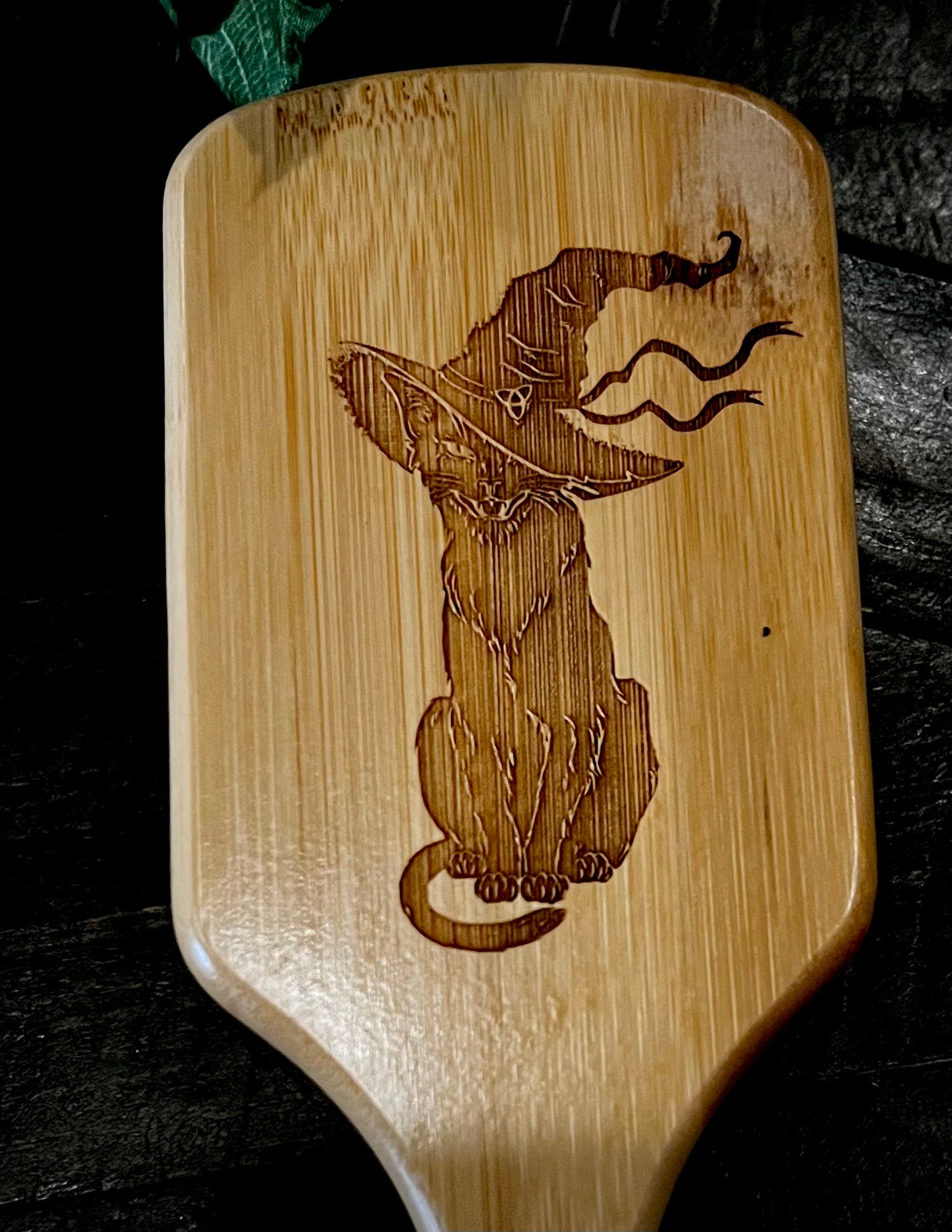 Hairbrush - Cat in Witches Hat Engraved on Bamboo